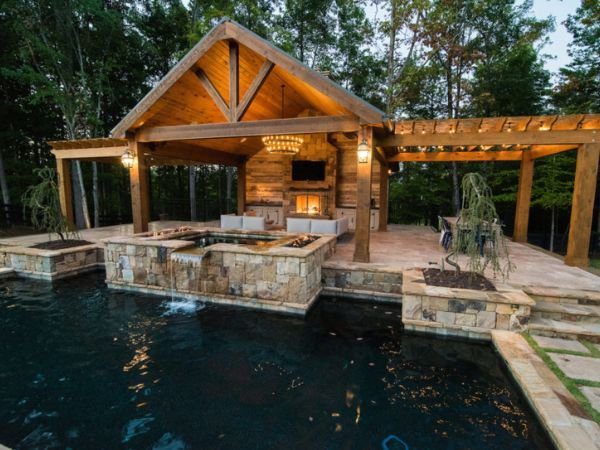 Resort-style pool and cabana at The Wilds at Cedar Mountain Asheville